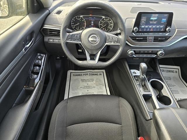 2023 Nissan Altima SV FWD