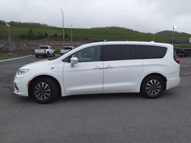 2022 Chrysler Pacifica Hybrid Touring L