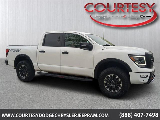 2020 Nissan TITAN Crew Cab PRO-4X 4x4