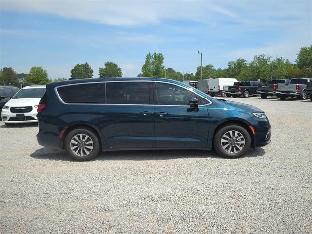 2025 Chrysler Pacifica Hybrid PACIFICA PLUG-IN HYBRID SELECT