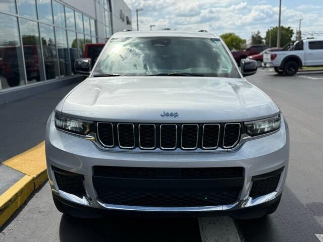 2023 Jeep Grand Cherokee L Laredo 4x2
