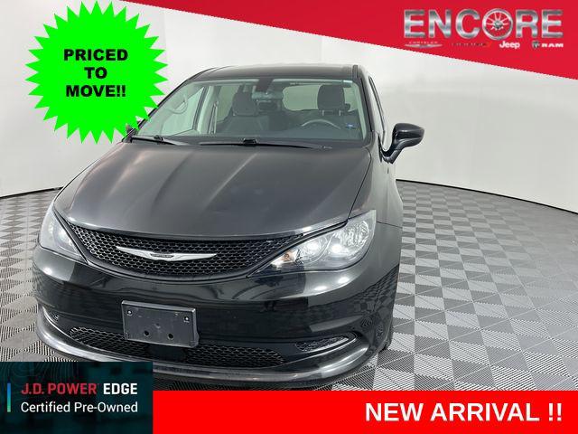 2022 Chrysler Voyager LX