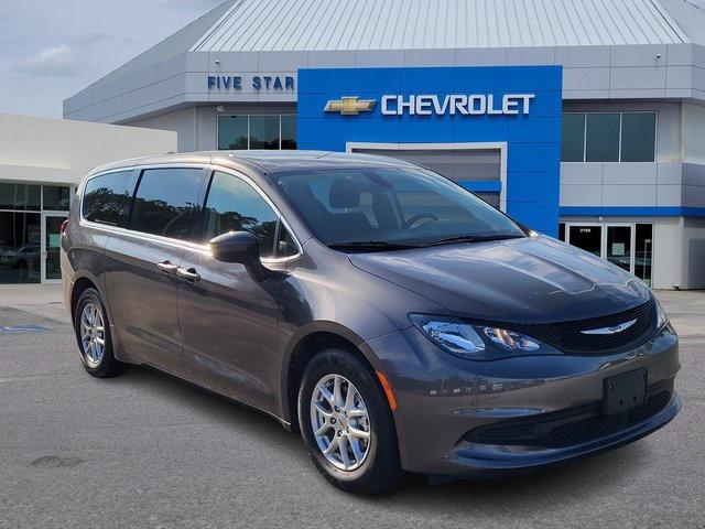 2022 Chrysler Voyager LX