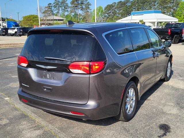 2022 Chrysler Voyager LX