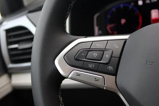 2025 Volkswagen Taos 1.5T SEL