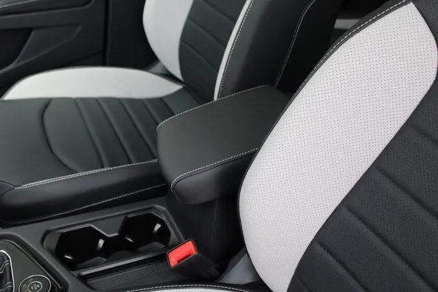 2025 Volkswagen Taos 1.5T SEL
