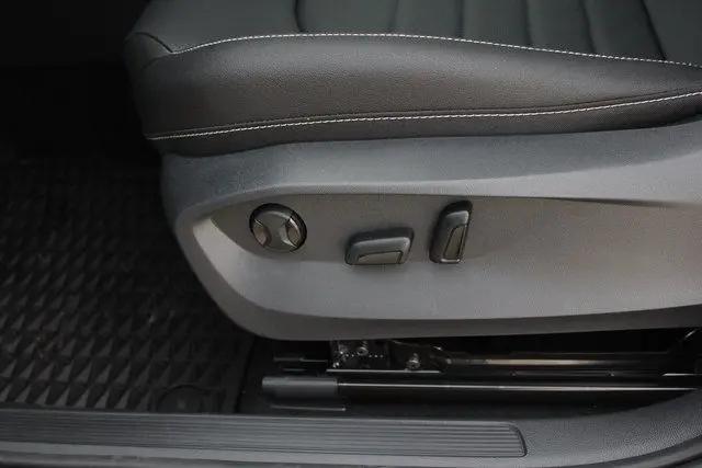 2025 Volkswagen Taos 1.5T SEL