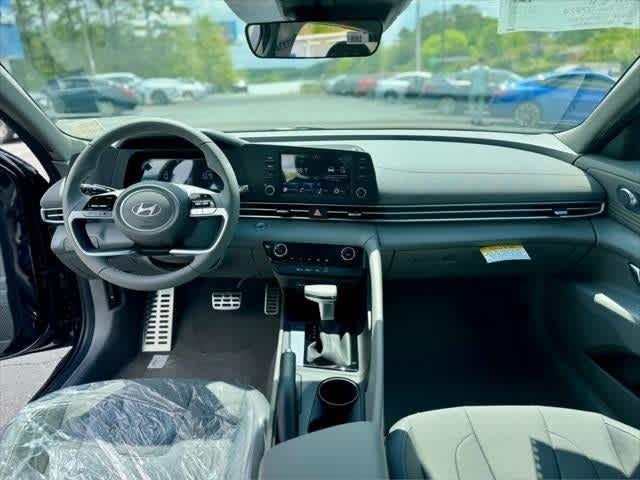 2025 Hyundai Elantra SEL - Photo 11