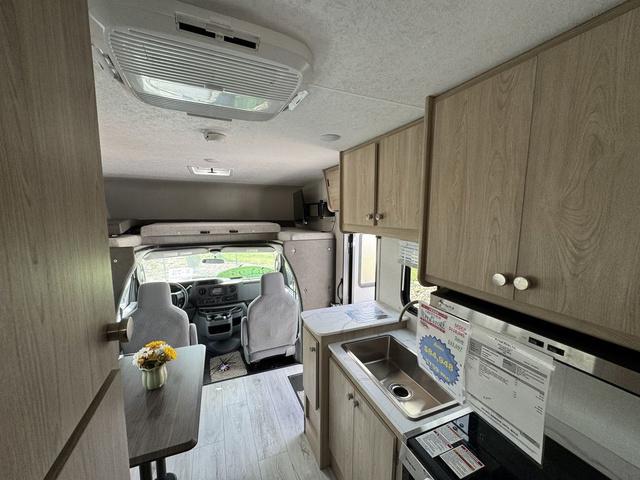 2025 Ford E-350 Cutaway Unknown