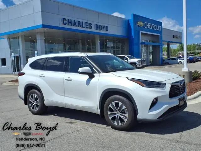 Used 2022 Toyota Highlander Utility 4D XLE 2WD V6 Ratings, Values ...