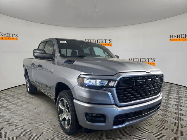 2025 RAM Ram 1500 RAM 1500 TRADESMAN QUAD CAB 4X2 64 BOX