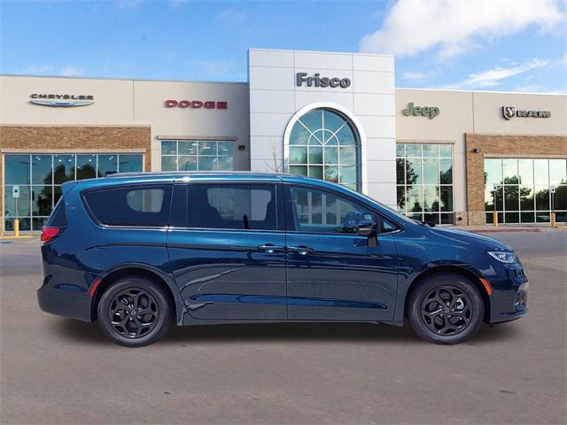 2025 Chrysler Pacifica Hybrid PACIFICA PLUG-IN HYBRID S APPEARANCE