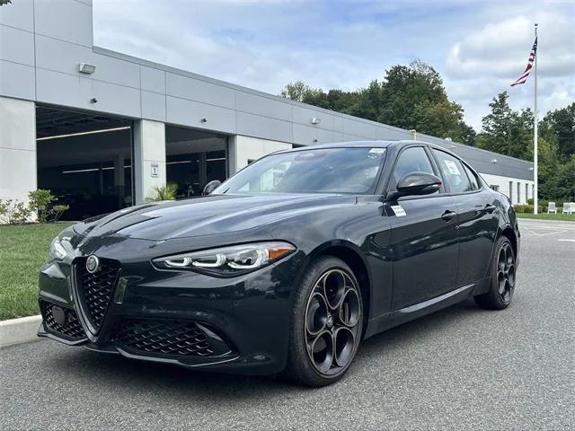 2025 Alfa Romeo Giulia GIULIA INTENSA AWD