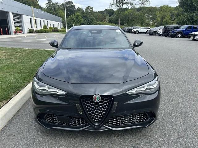 2025 Alfa Romeo Giulia GIULIA INTENSA AWD