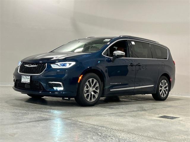 2025 Chrysler Pacifica Hybrid PACIFICA PLUG-IN HYBRID PINNACLE