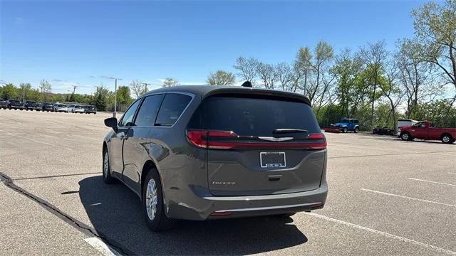 2025 Chrysler Pacifica PACIFICA SELECT