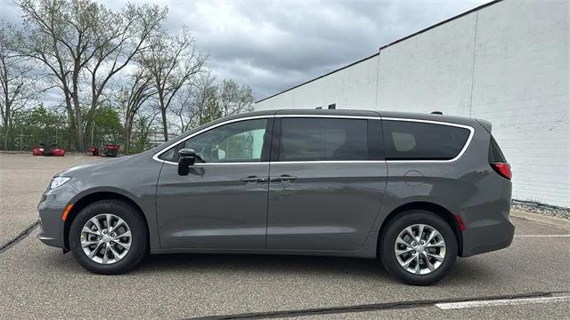 2025 Chrysler Pacifica PACIFICA SELECT AWD