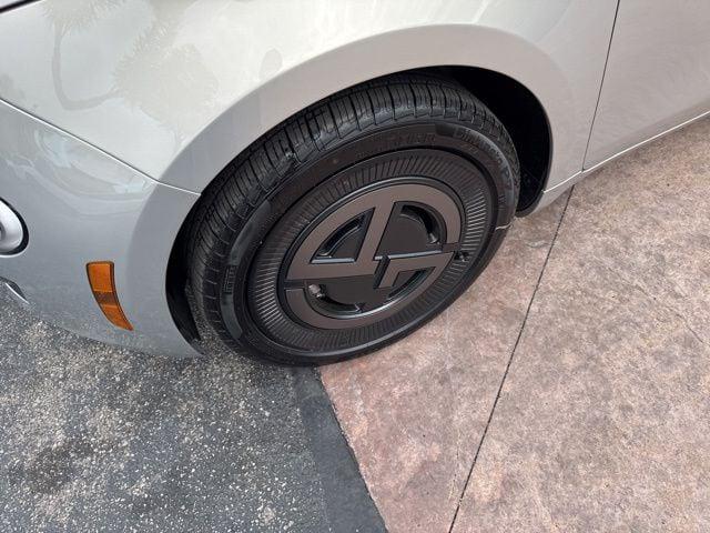 2025 Fiat FIAT 500e GIORGIO ARMANI Collectors Edition