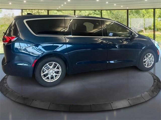2025 Chrysler Pacifica PACIFICA SELECT