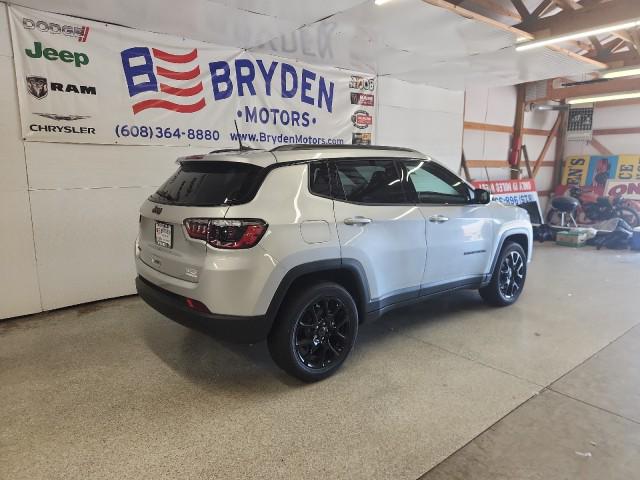 2025 Jeep Compass COMPASS LATITUDE 4X4