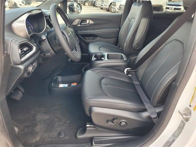 2025 Chrysler Pacifica PACIFICA SELECT