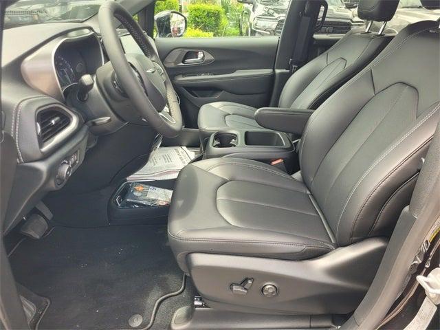 2025 Chrysler Pacifica PACIFICA SELECT