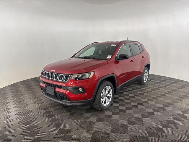 2025 Jeep Compass COMPASS LATITUDE 4X4