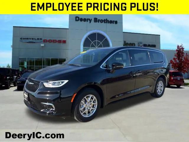 2025 Chrysler Pacifica PACIFICA SELECT