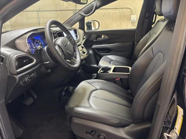 2025 Chrysler Pacifica PACIFICA SELECT