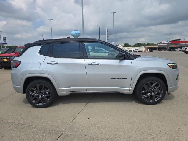 2025 Jeep Compass COMPASS LIMITED 4X4