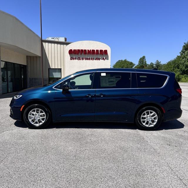 2025 Chrysler Pacifica PACIFICA SELECT