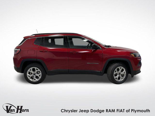 2025 Jeep Compass COMPASS LATITUDE 4X4