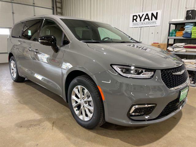 2025 Chrysler Pacifica PACIFICA SELECT AWD