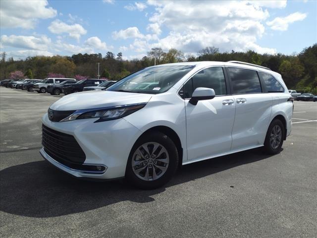 2023 Toyota Sienna XLE
