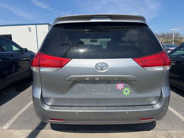 2012 Toyota Sienna XLE V6 8 Passenger