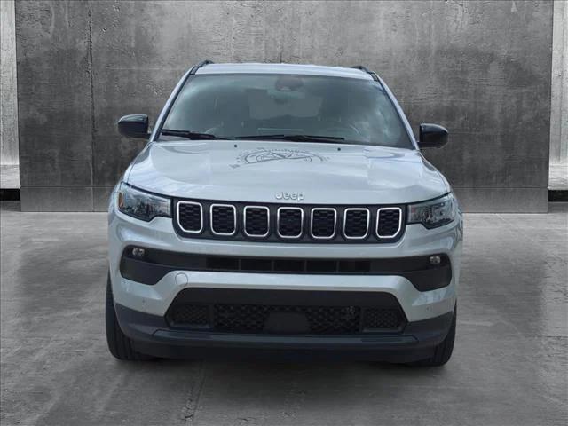 2024 Jeep Compass Latitude Lux FWD