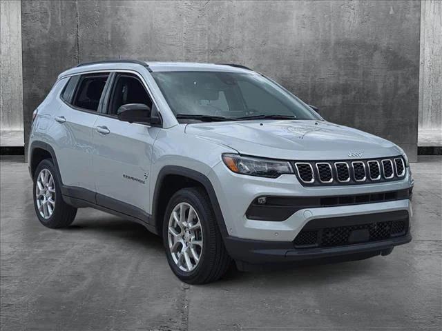 2024 Jeep Compass Latitude Lux FWD