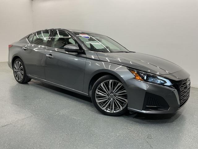 2023 Nissan Altima SL FWD