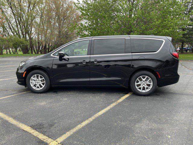 2025 Chrysler Pacifica PACIFICA SELECT