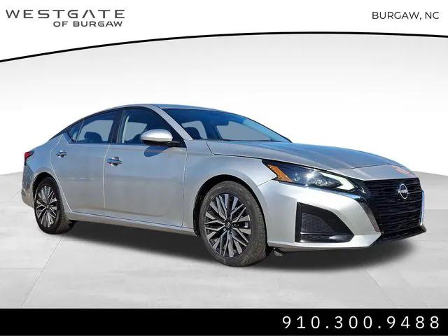 2023 Nissan Altima SV FWD