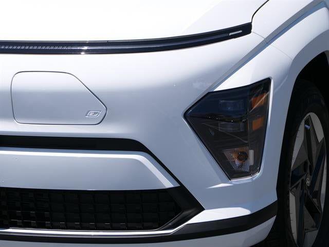 2025 Hyundai Kona EV SEL - Photo 9