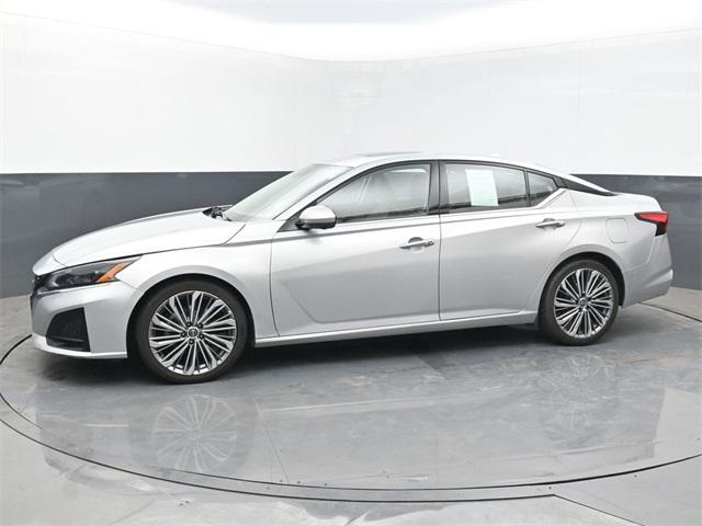 2023 Nissan Altima SL FWD