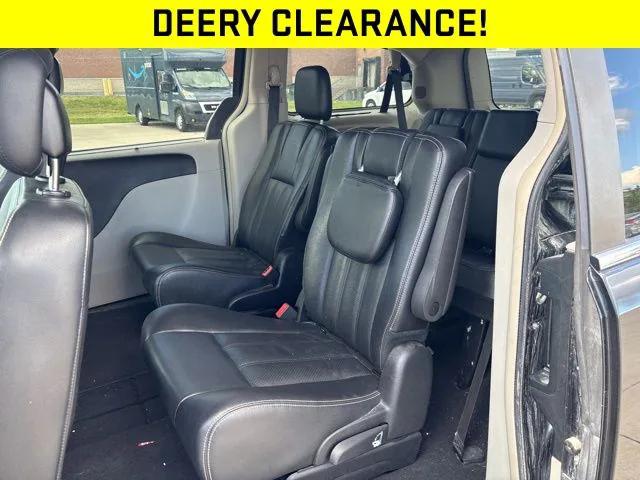 2015 Chrysler Town and Country Touring-L