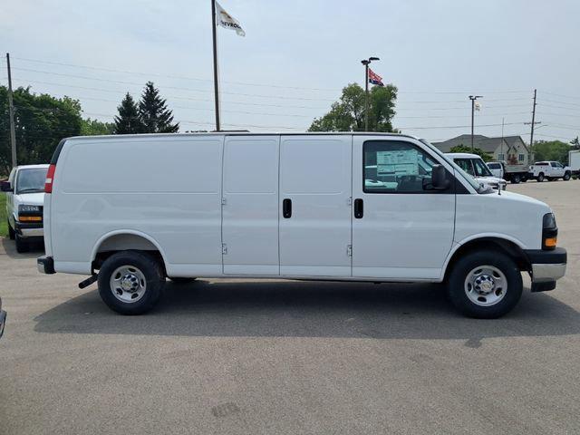 2025 Chevrolet Express Cargo Van RWD 3500 Extended Wheelbase WT