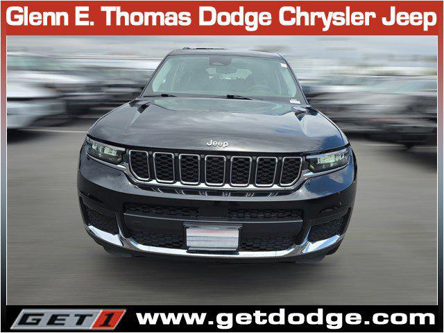 2023 Jeep Grand Cherokee L Laredo 4x4