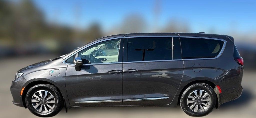 2022 Chrysler Pacifica Hybrid Limited