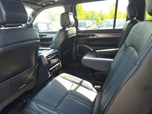 2024 Wagoneer Wagoneer L Series II Carbide 4x4