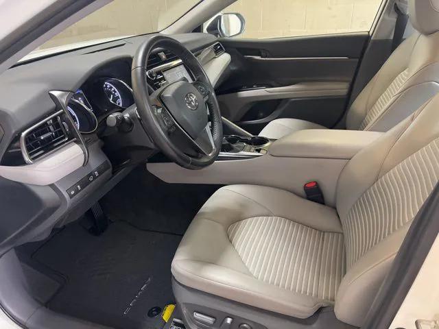 2020 Toyota Camry SE Hybrid