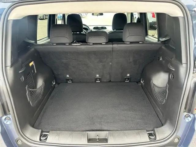 2020 Jeep Renegade Altitude FWD