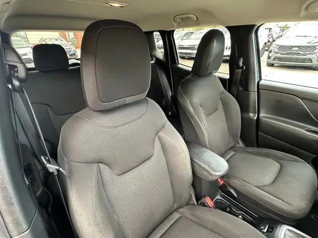 2020 Jeep Renegade Altitude FWD